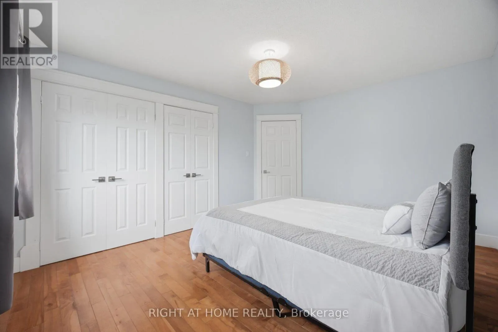 1527 FORESTDALE COURT