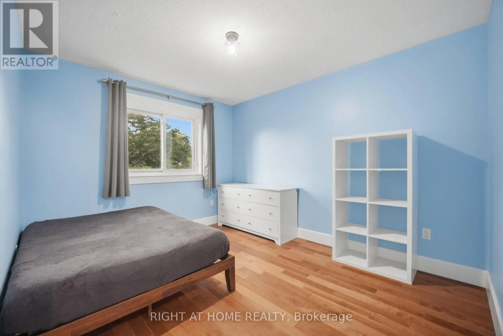 1527 FORESTDALE COURT
