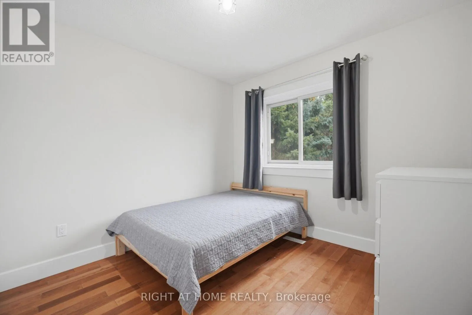 1527 FORESTDALE COURT