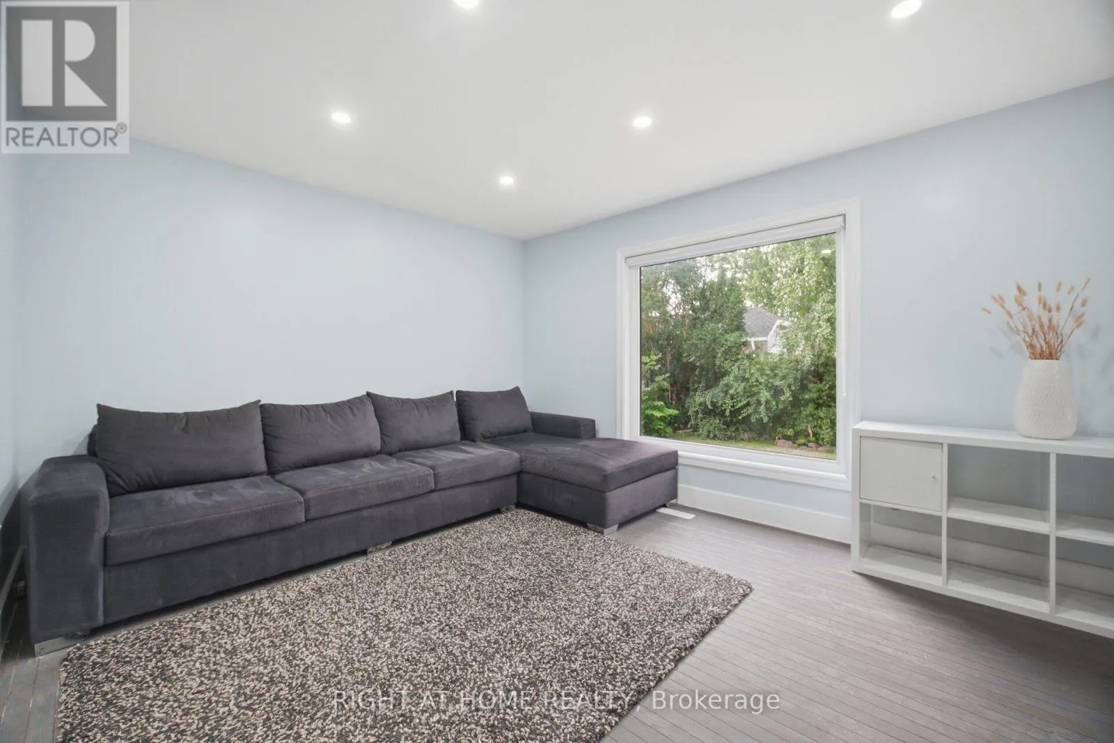 1527 FORESTDALE COURT