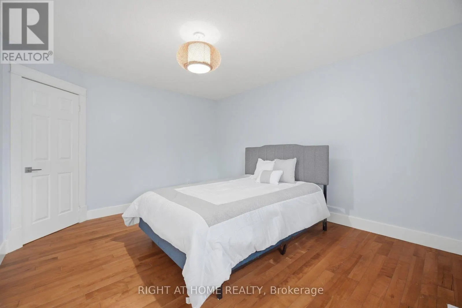 1527 FORESTDALE COURT