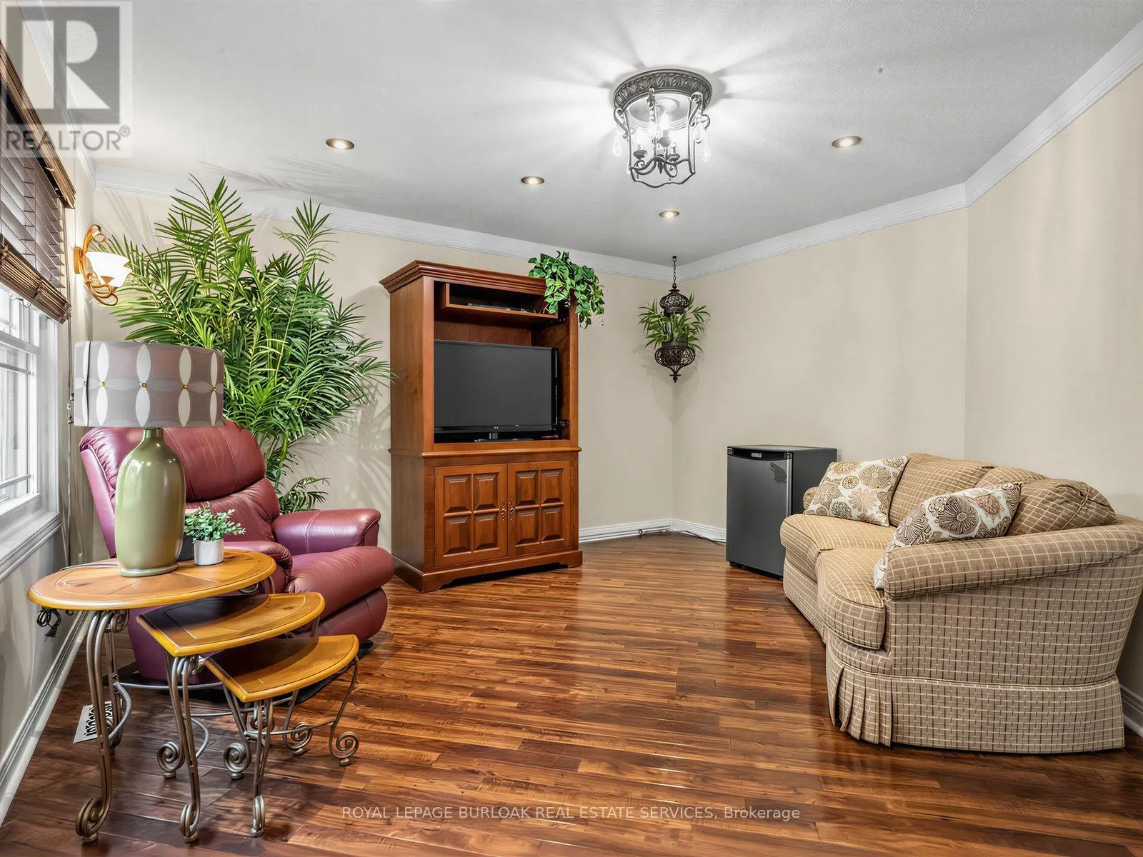 1259 NATHANIEL CRESCENT