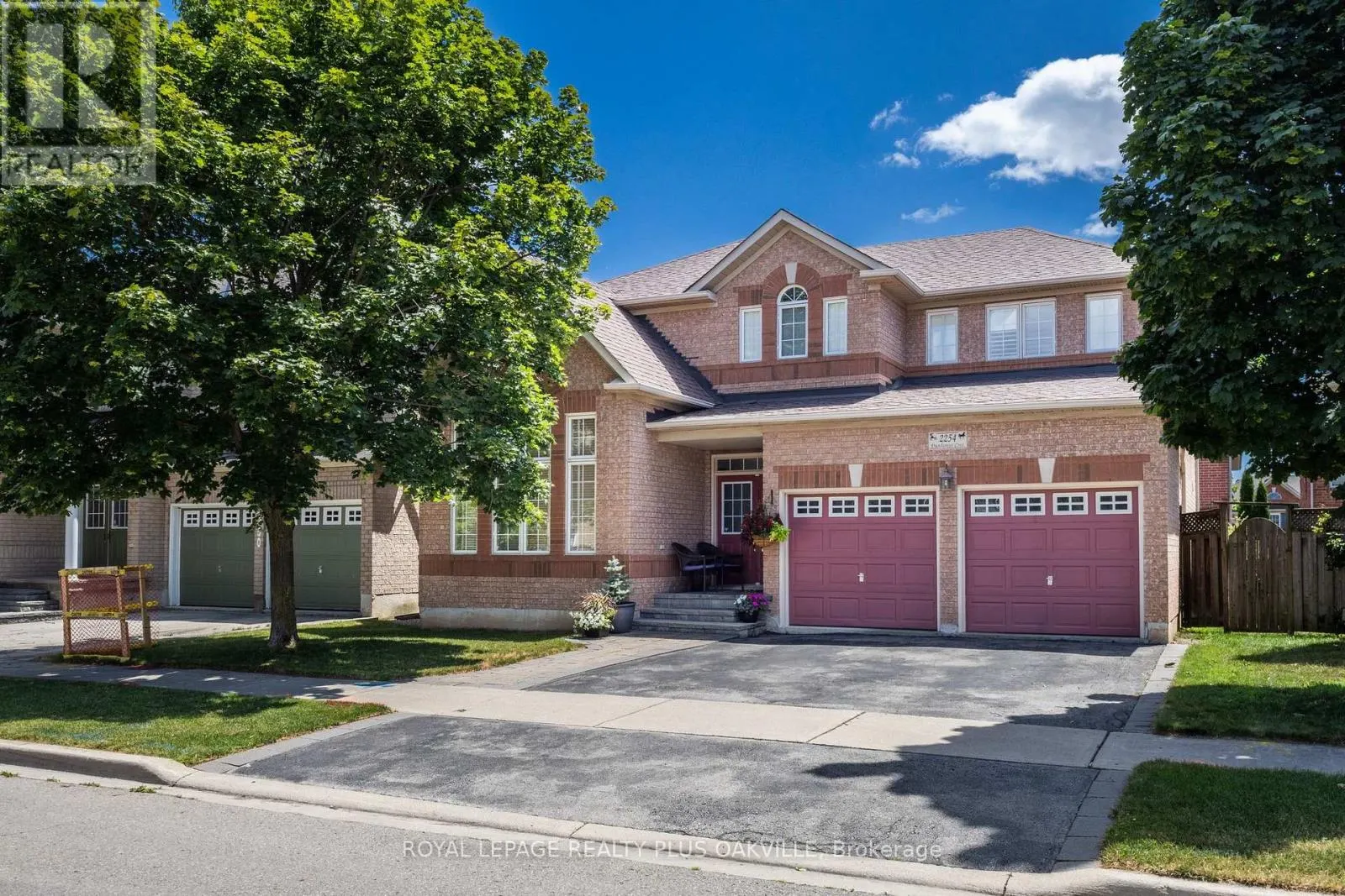 2254 DUNFOREST CRESCENT