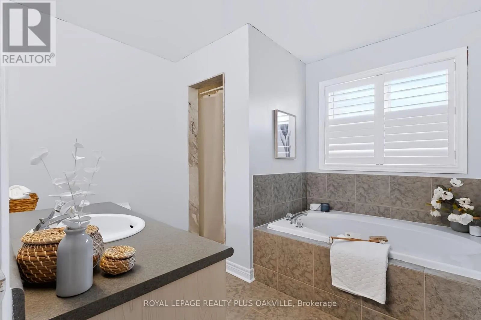 2254 DUNFOREST CRESCENT
