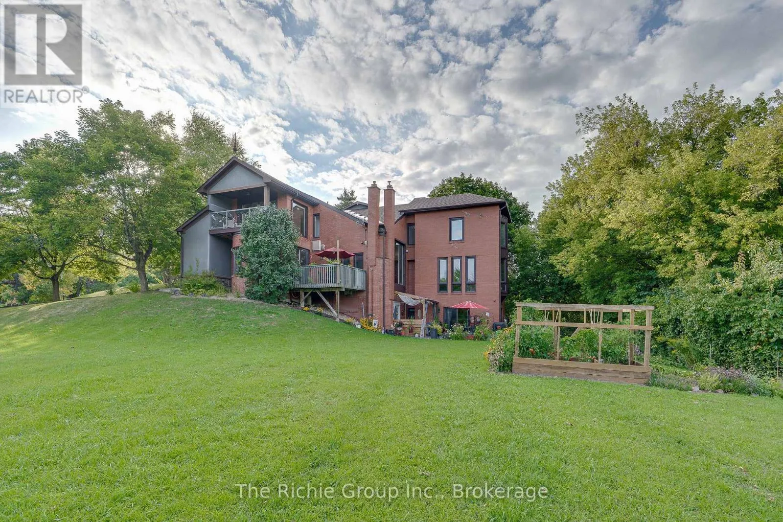 21 BARTLEY DRIVE