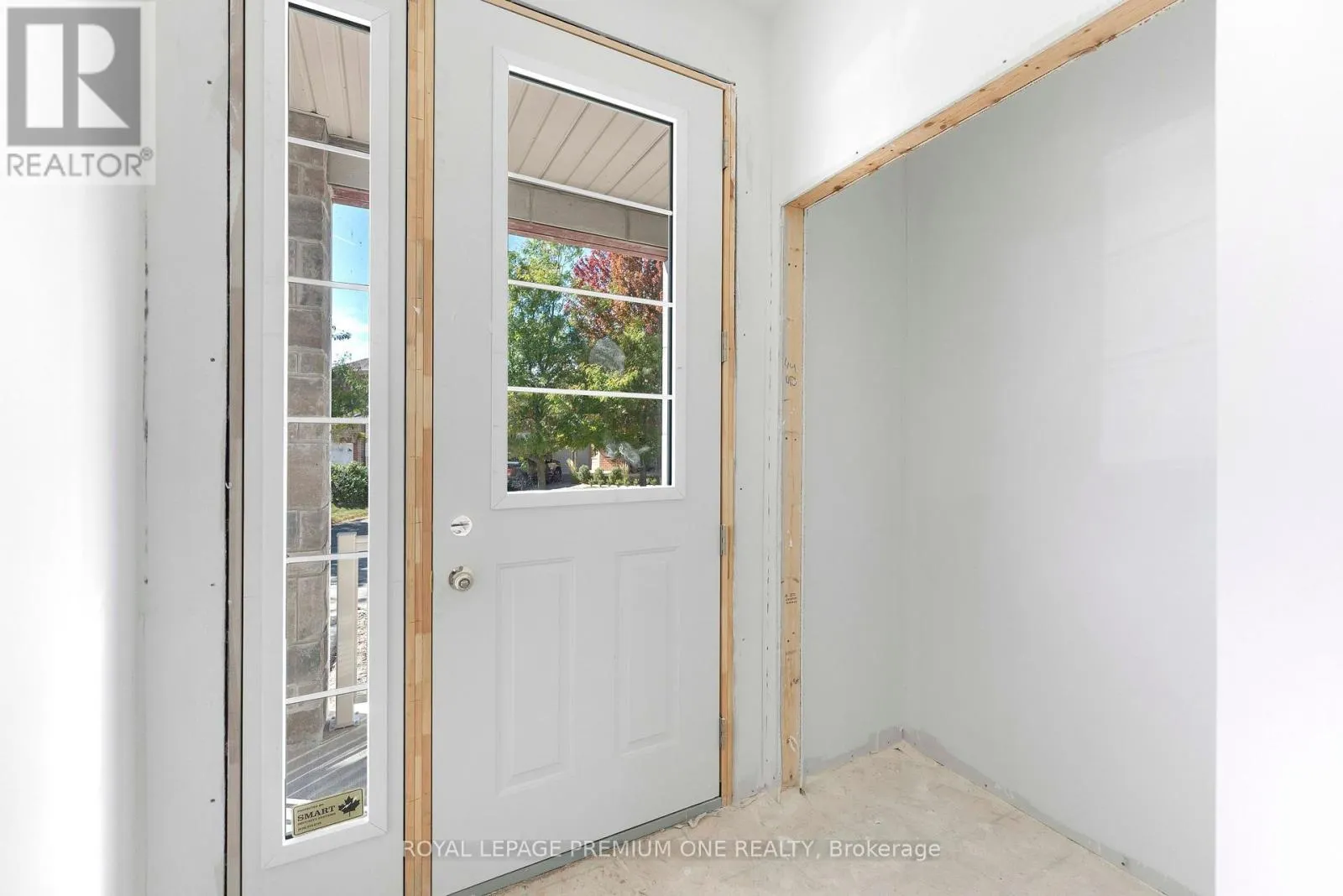8 JACK KENNY COURT