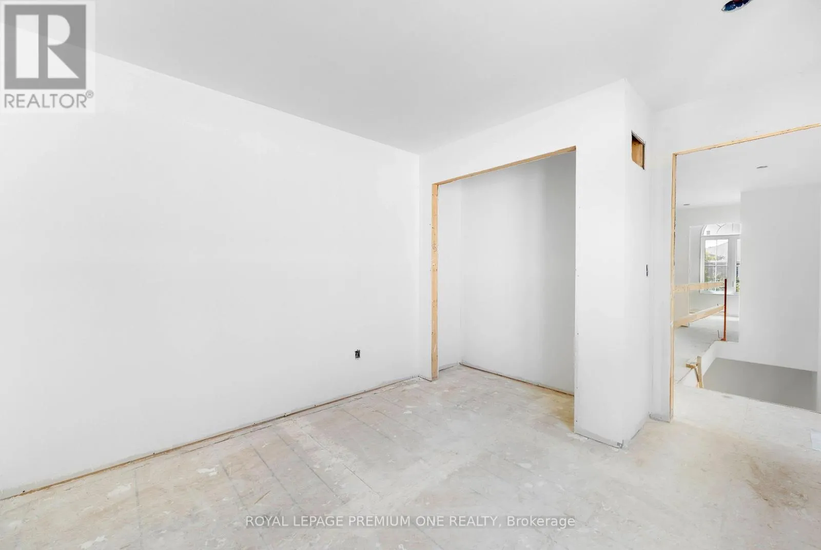 8 JACK KENNY COURT