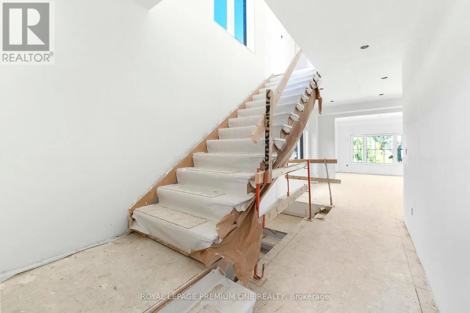8 JACK KENNY COURT