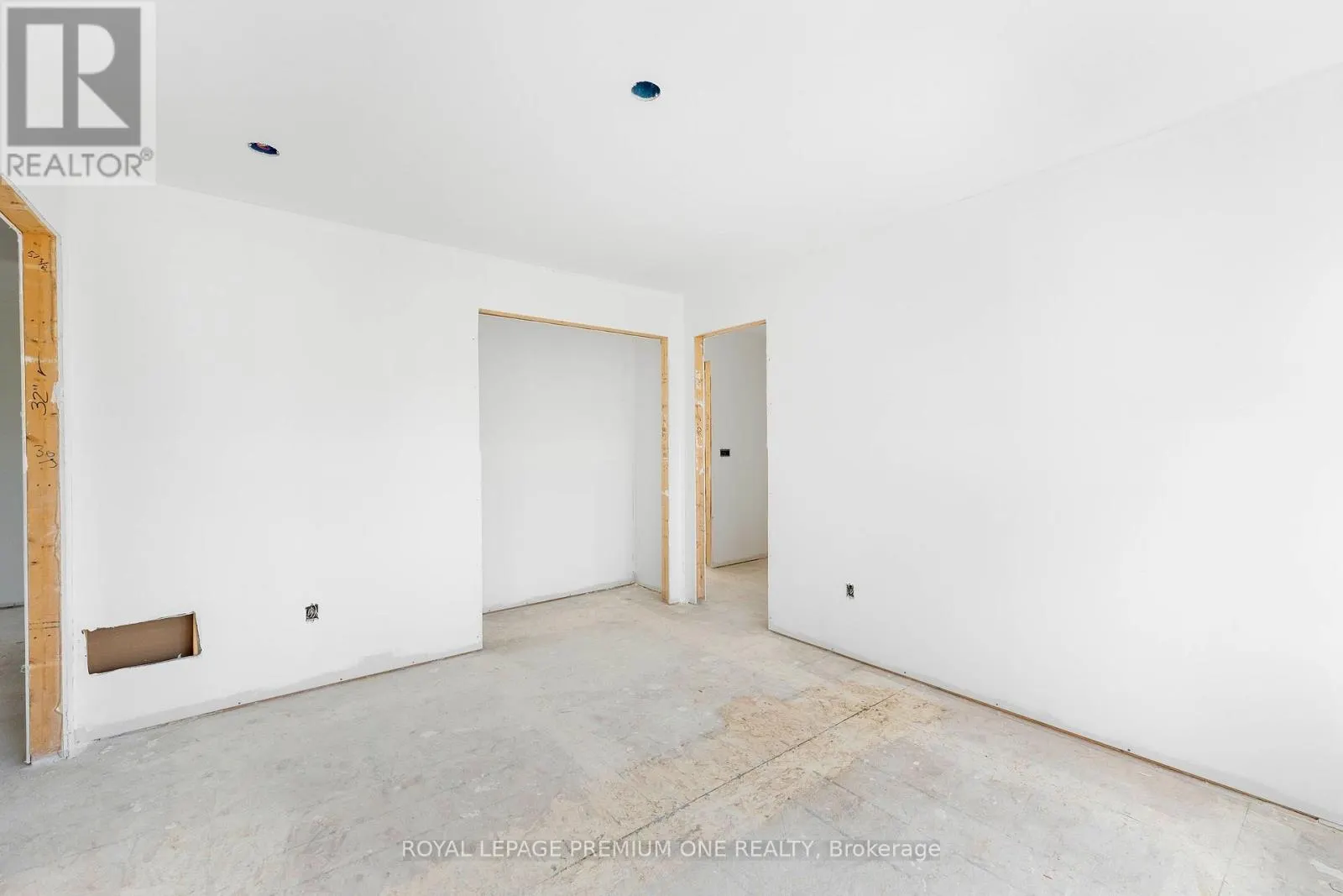 8 JACK KENNY COURT