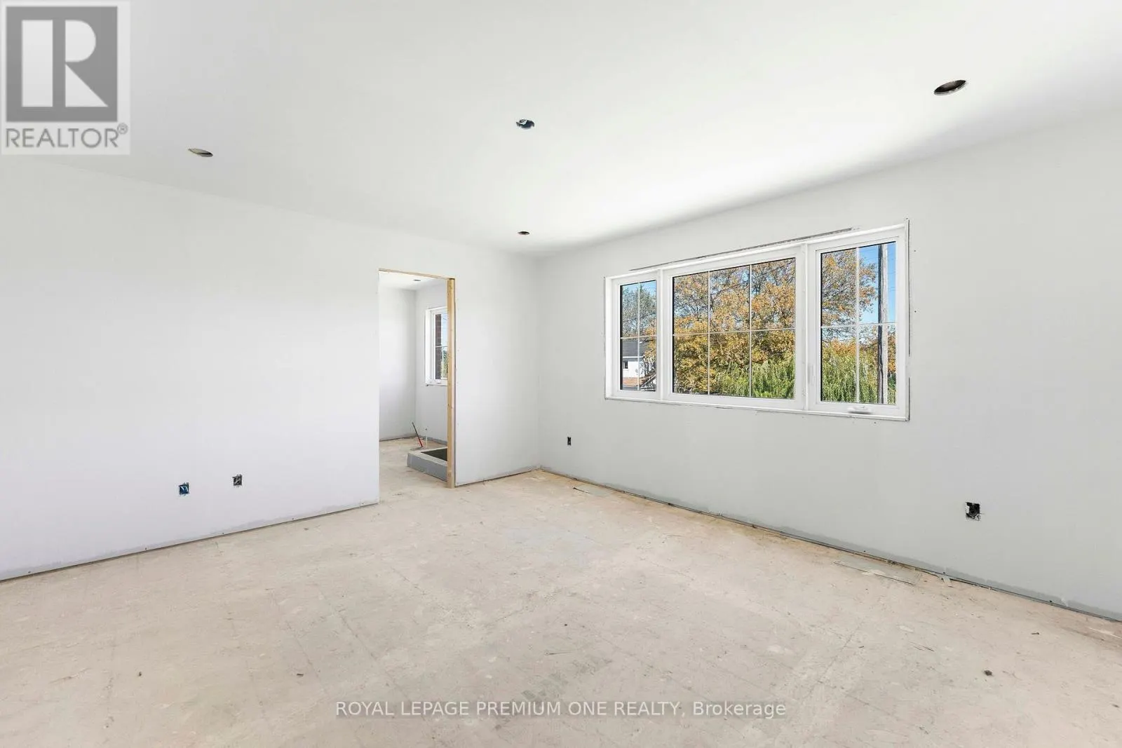 8 JACK KENNY COURT