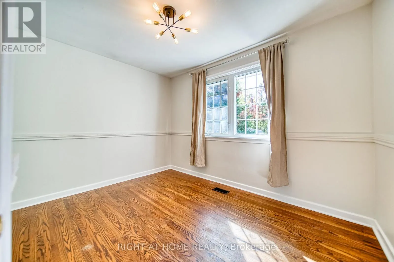 506 TRUDALE COURT