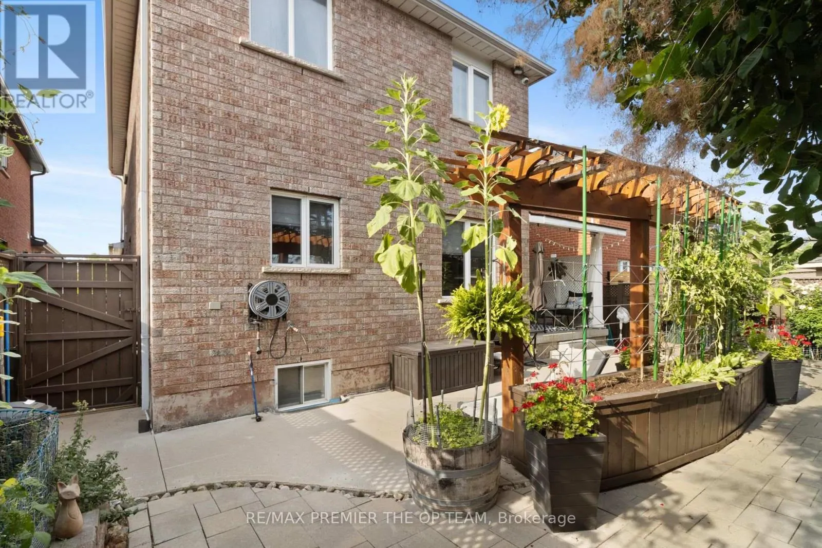 5 SOUTHBURY MANOR DRIVE