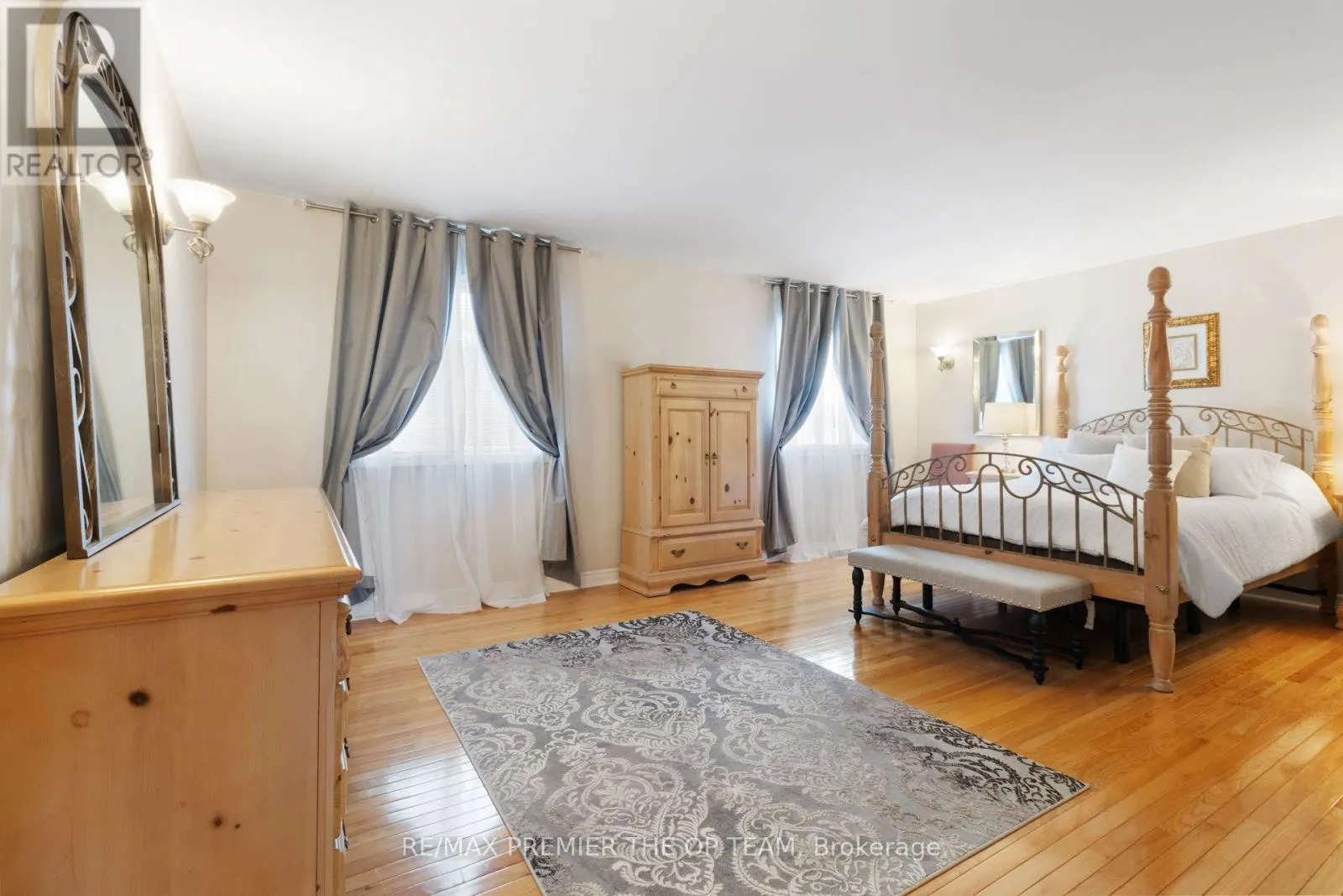 5 SOUTHBURY MANOR DRIVE
