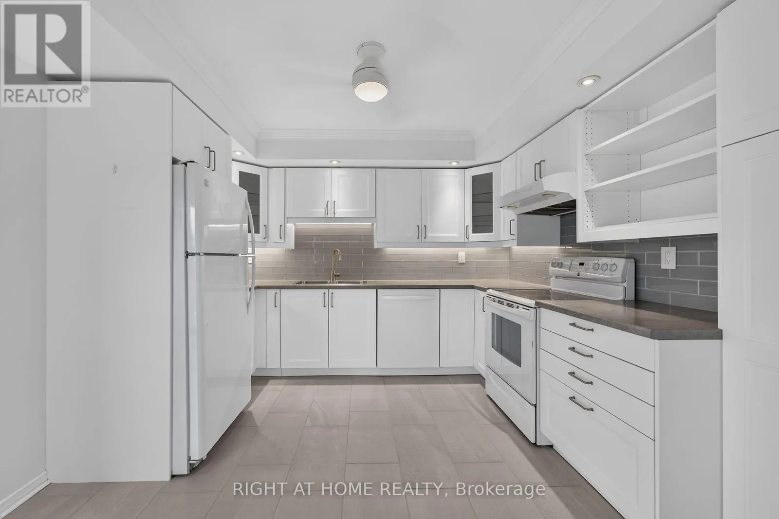 306 - 5080 PINEDALE AVENUE