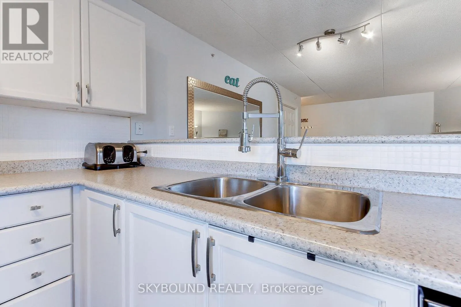 302 - 4003 KILMER DRIVE
