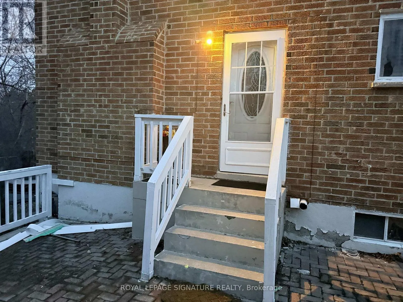 32 MADISON STREET