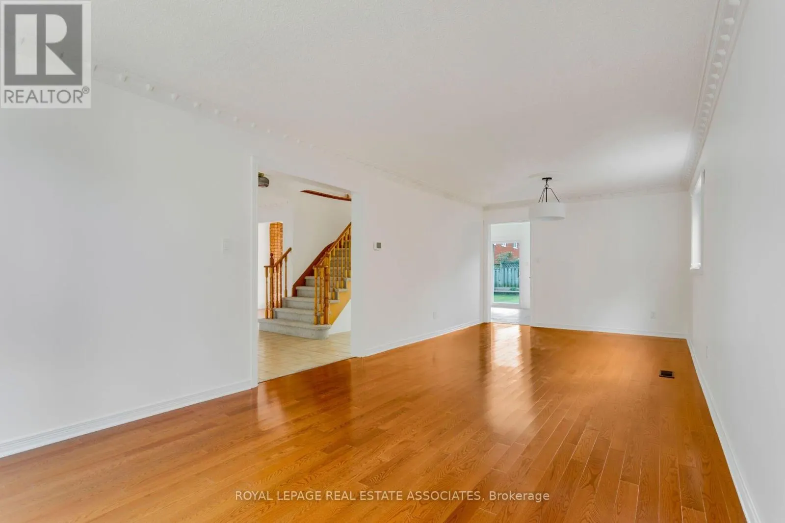 1410 WAKEHURST CRESCENT