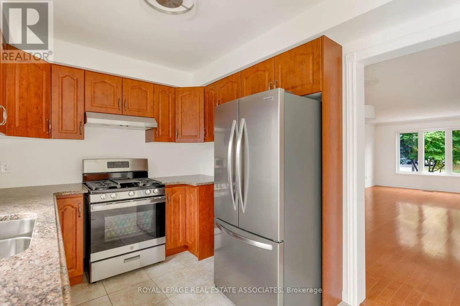 1410 WAKEHURST CRESCENT