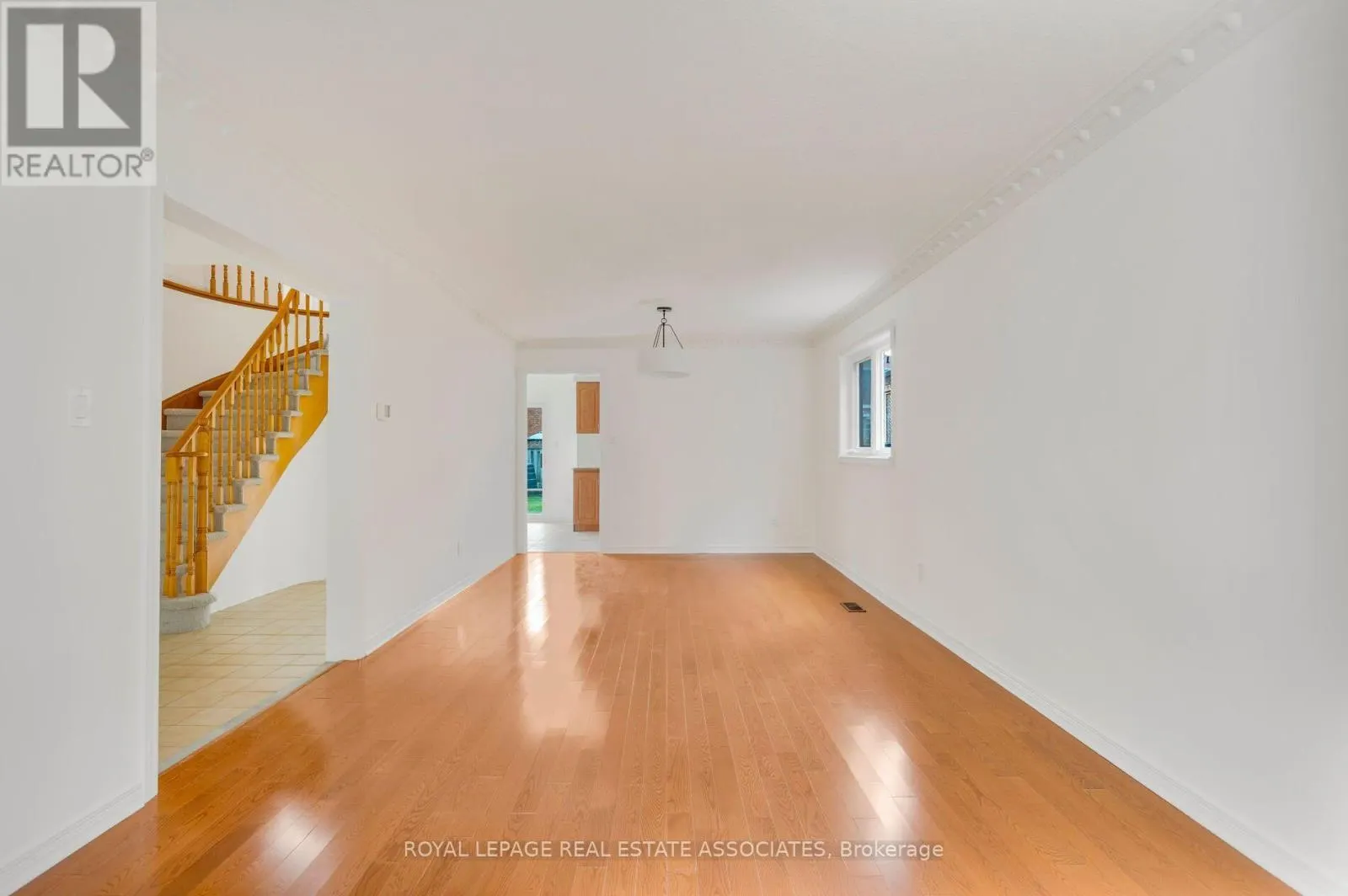 1410 WAKEHURST CRESCENT