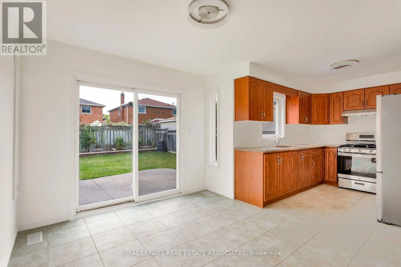 1410 WAKEHURST CRESCENT