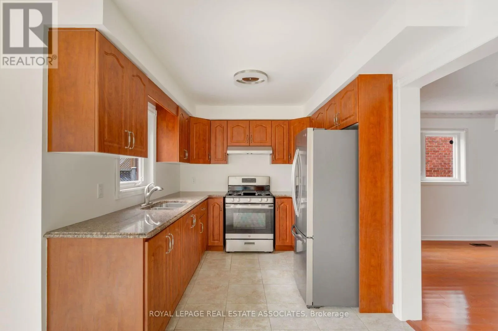 1410 WAKEHURST CRESCENT