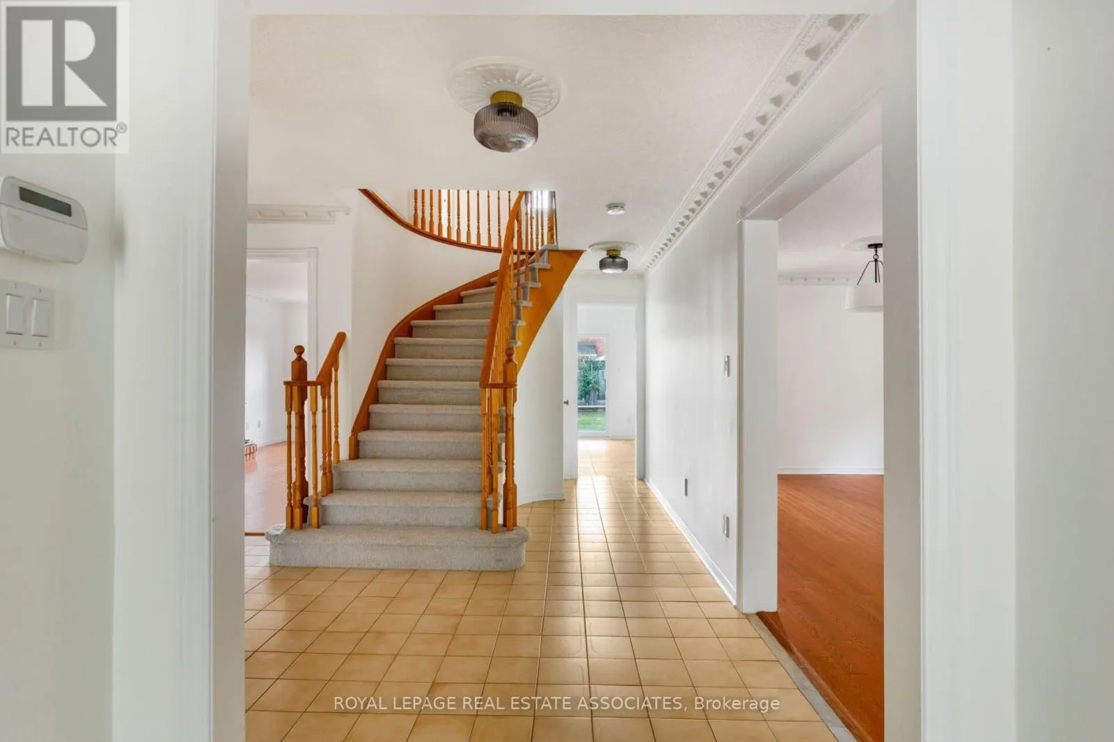 1410 WAKEHURST CRESCENT
