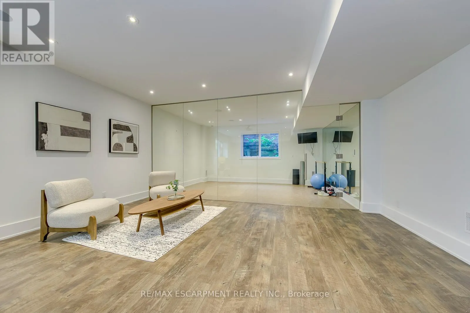 2104 DEVON ROAD