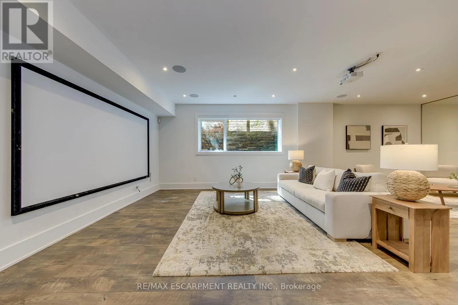 2104 DEVON ROAD