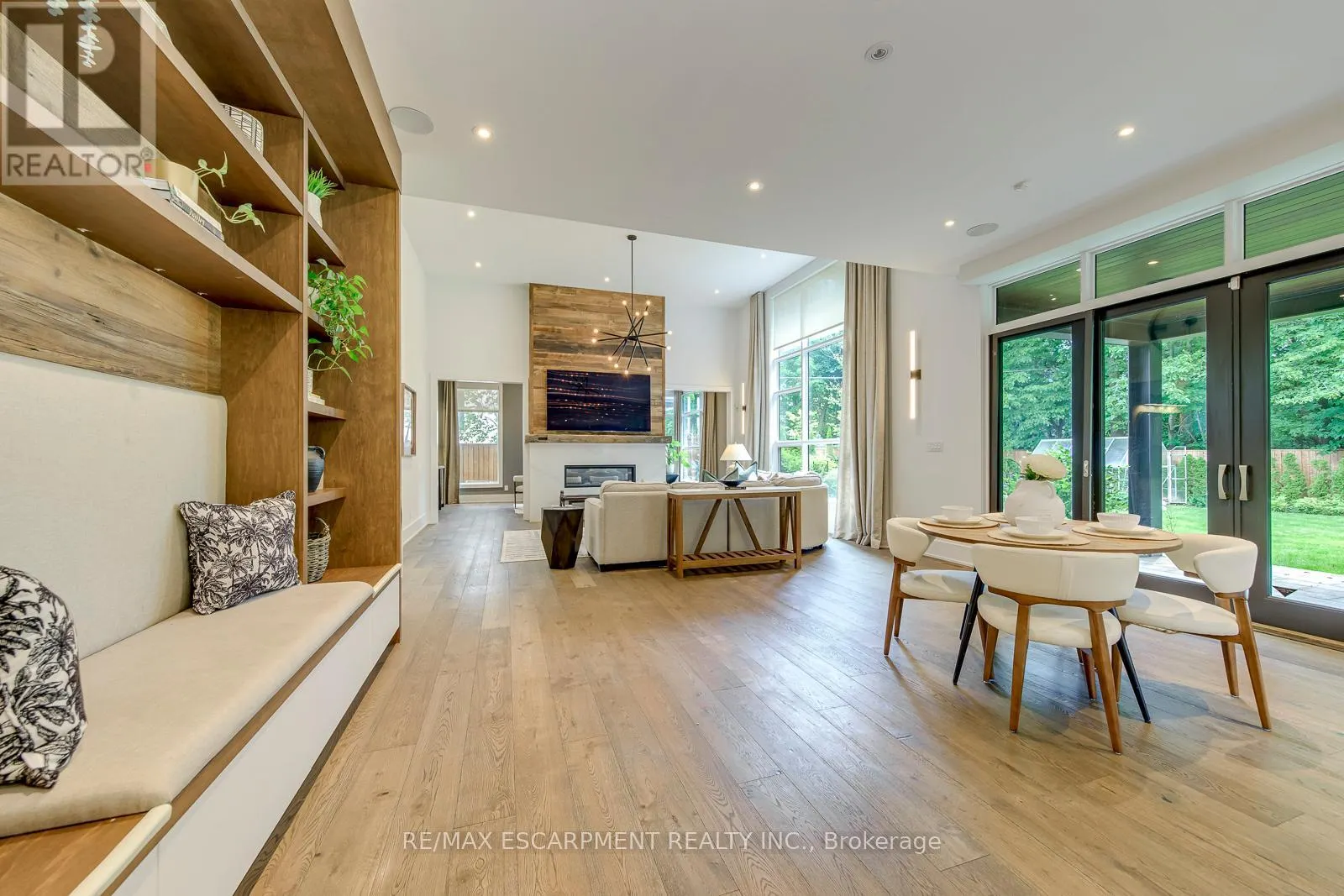 2104 DEVON ROAD