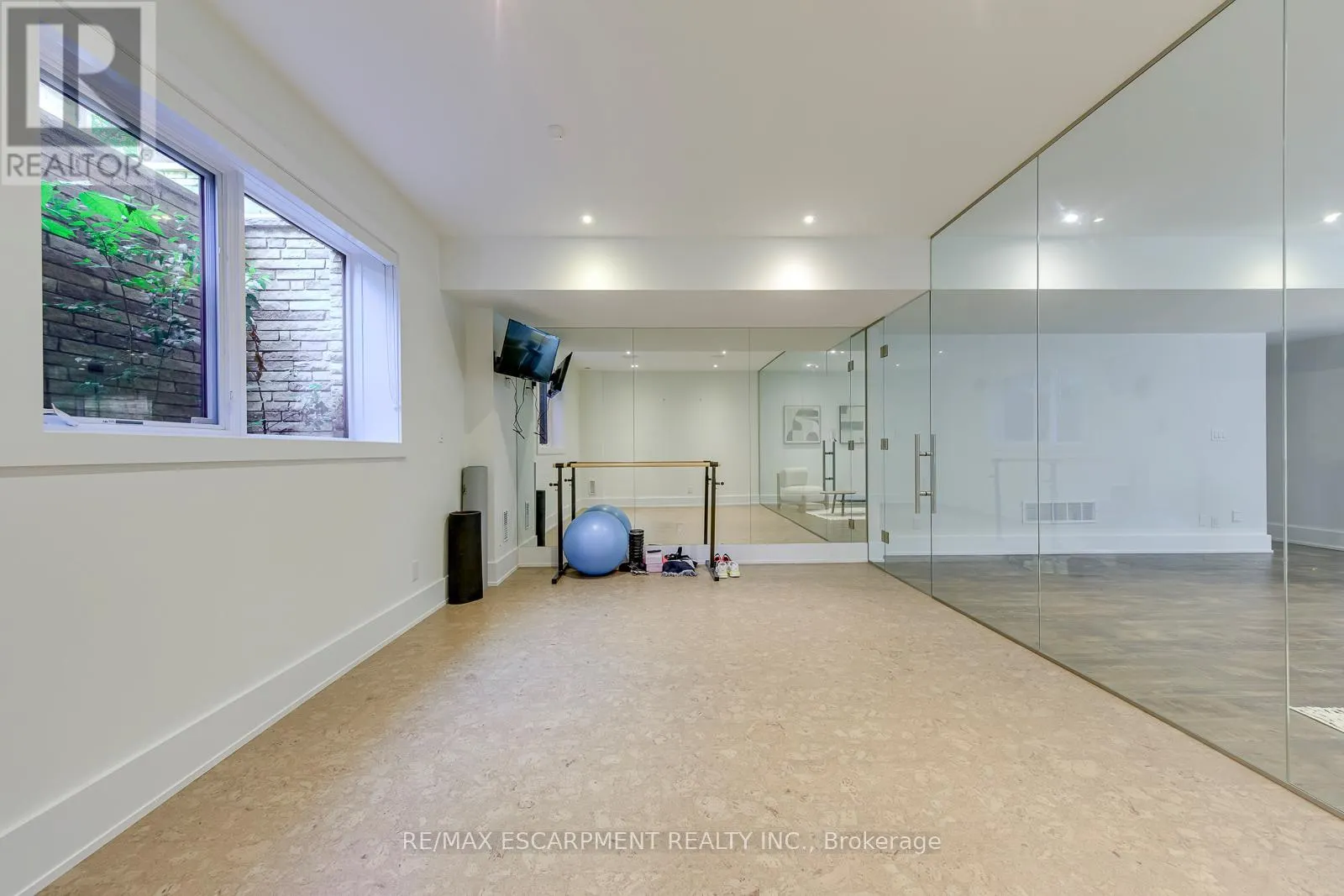 2104 DEVON ROAD
