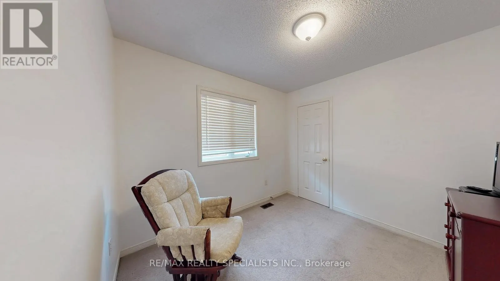 482 GRANT WAY