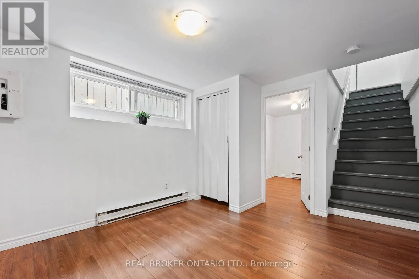 28 HILLSIDE DRIVE