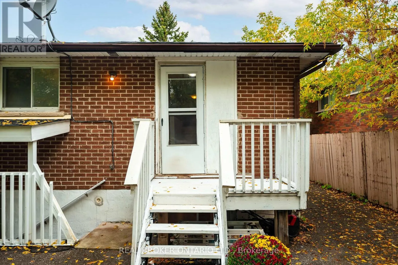 28 HILLSIDE DRIVE