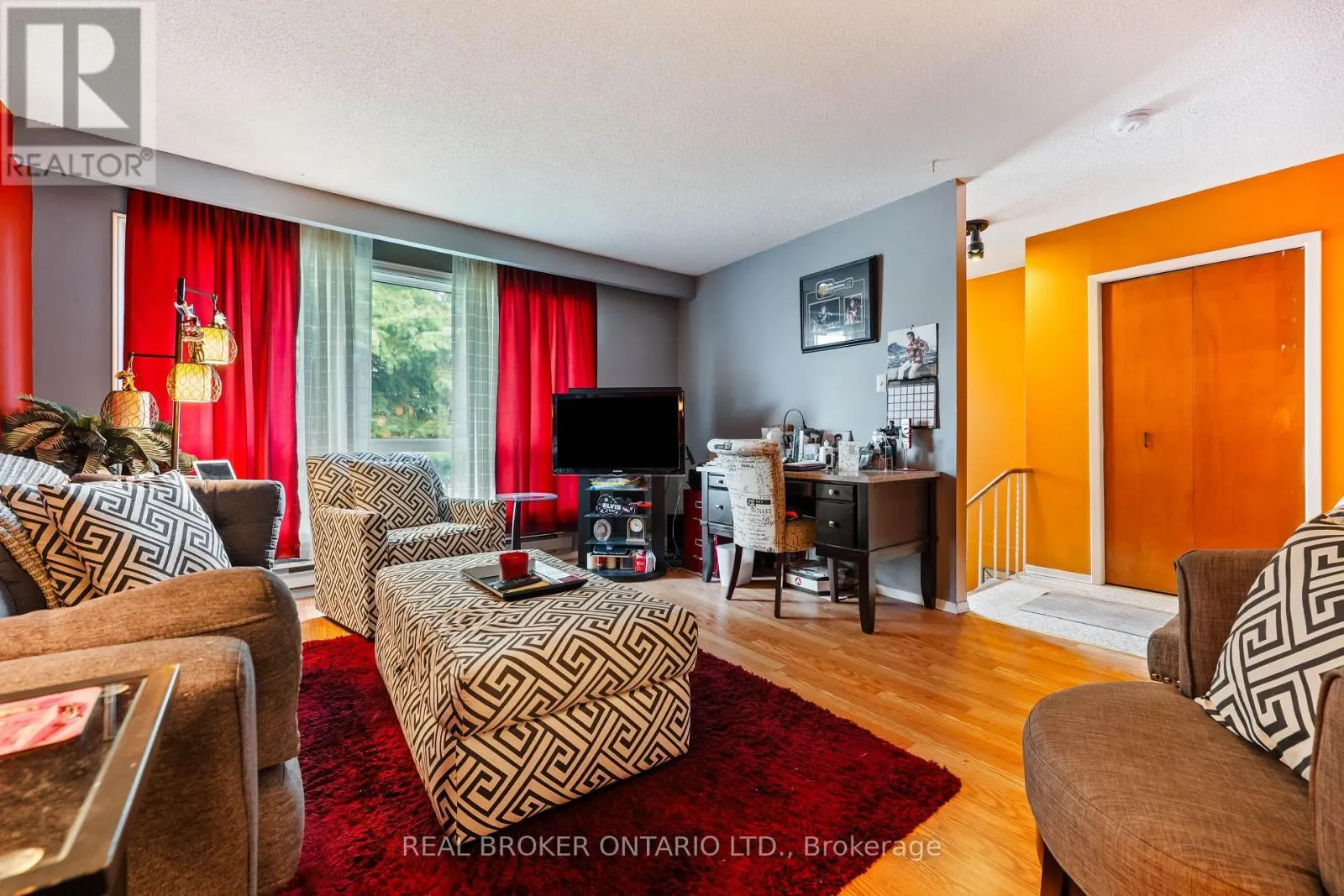 28 HILLSIDE DRIVE
