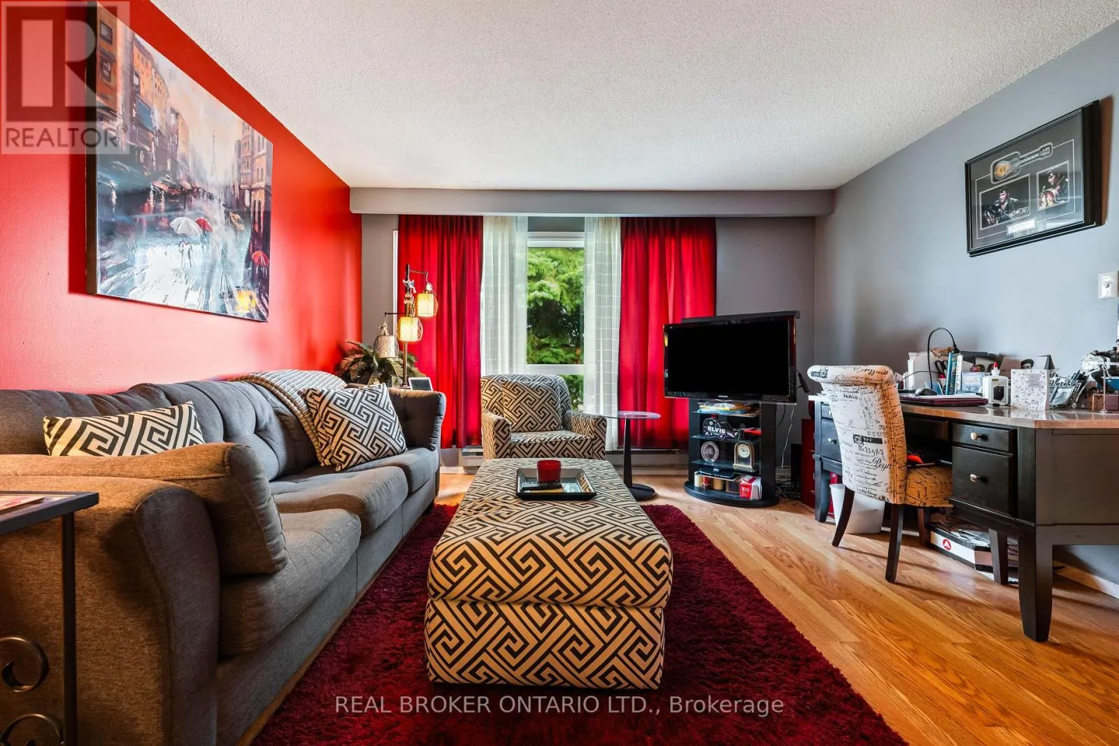 28 HILLSIDE DRIVE