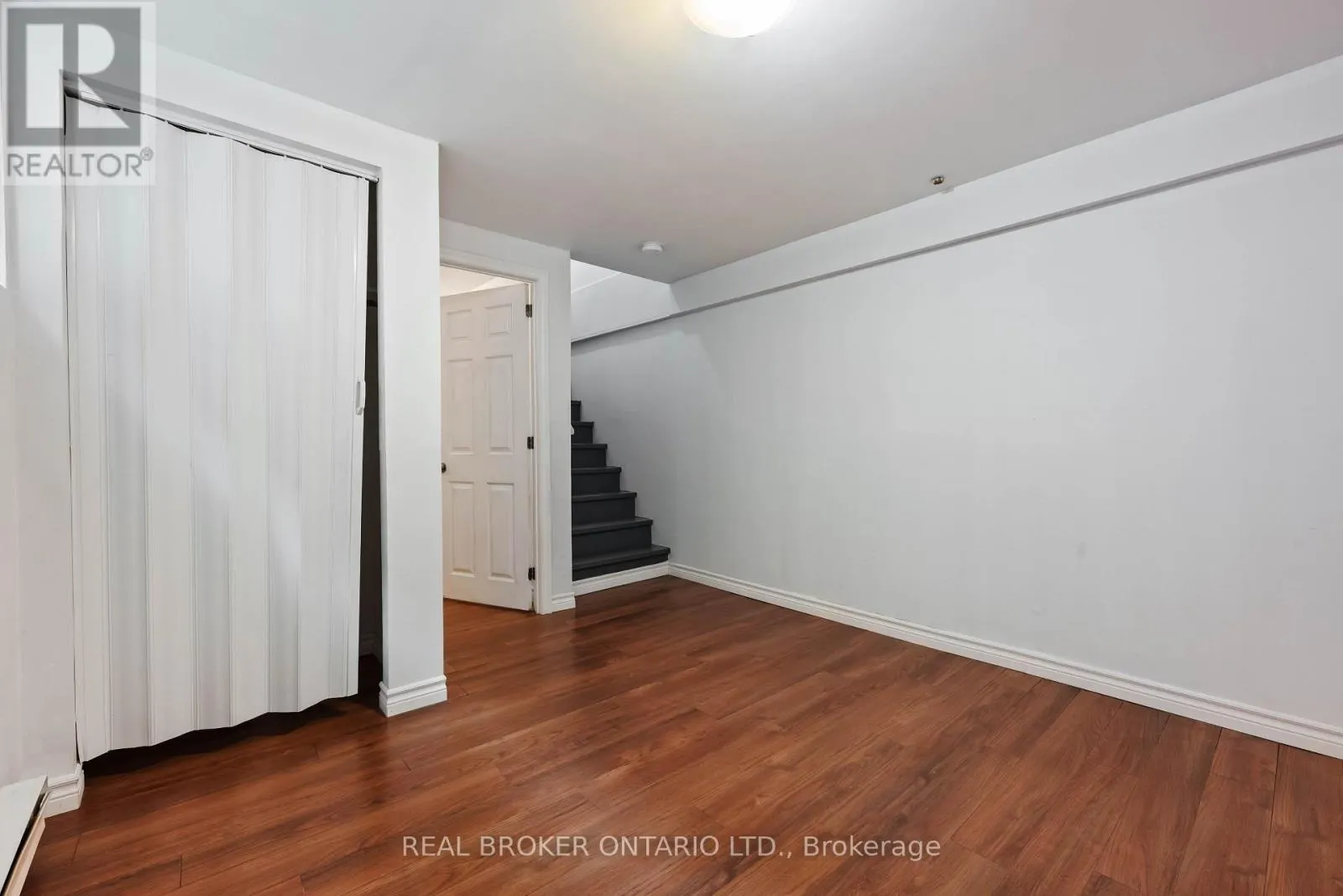 28 HILLSIDE DRIVE