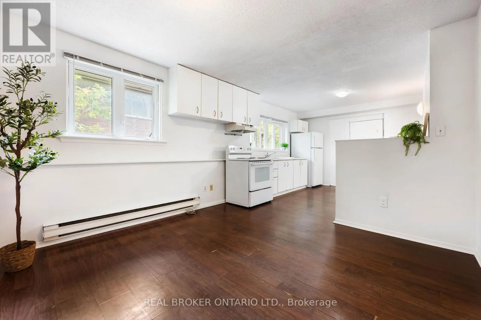 28 HILLSIDE DRIVE