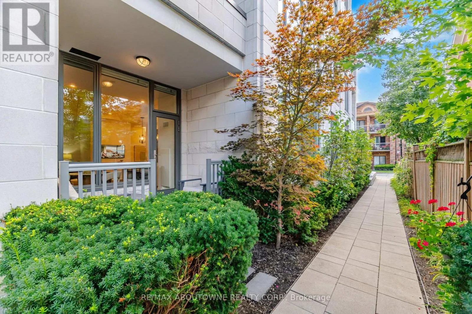 106 - 1441 ELGIN STREET