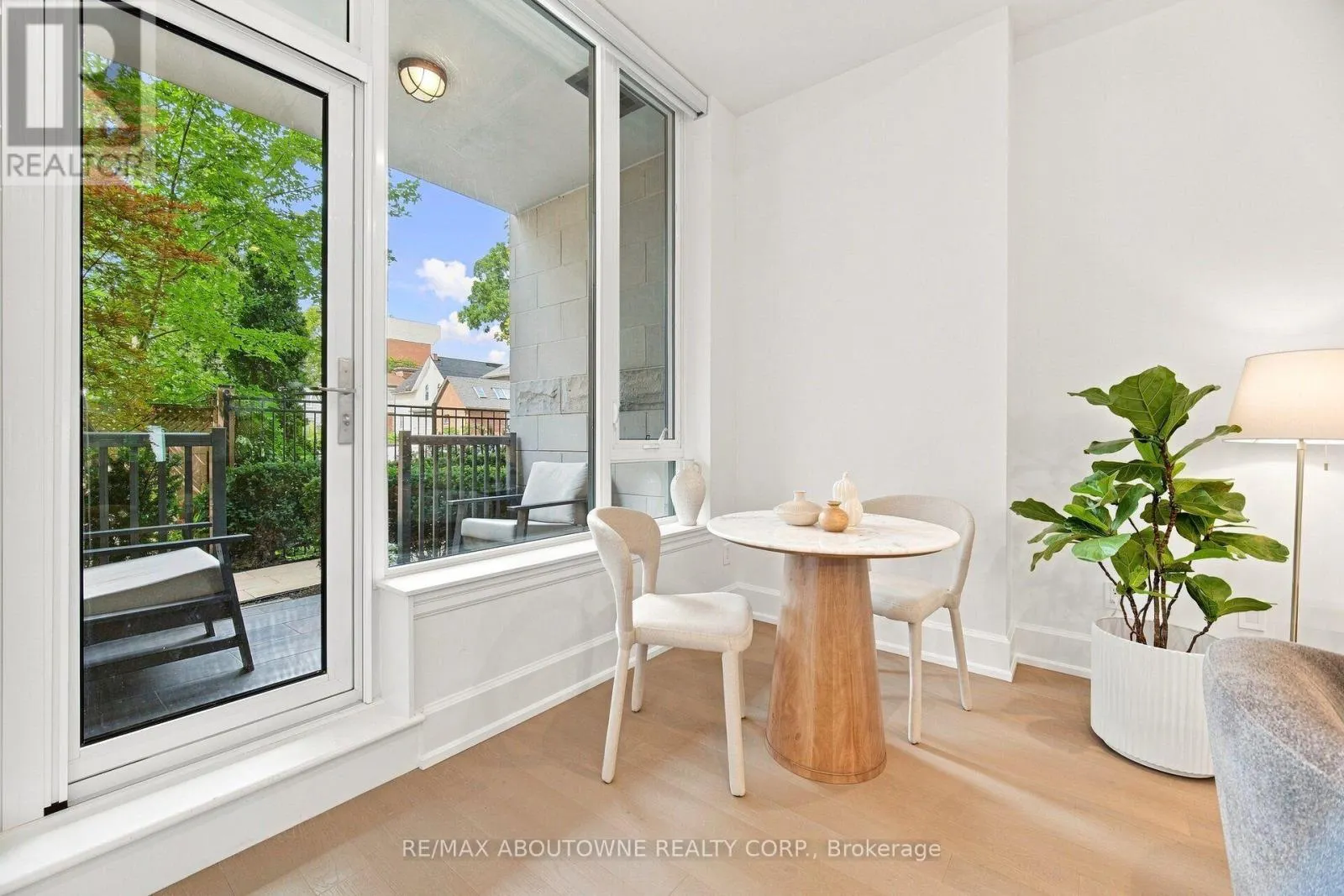 106 - 1441 ELGIN STREET