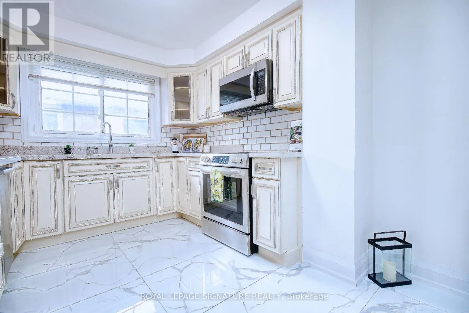 1414 HARMSWORTH SQUARE