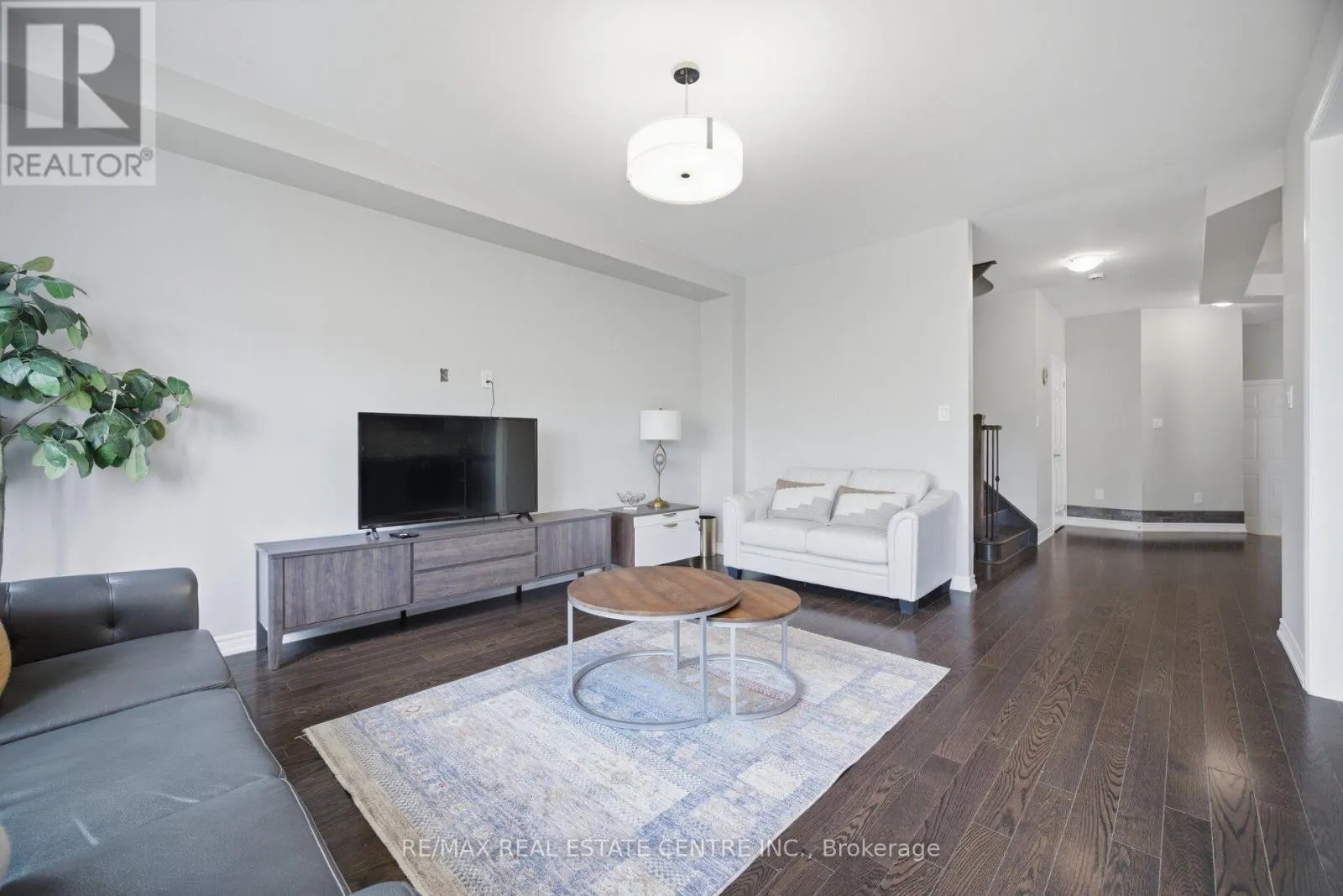 2425 QUETICO CRESCENT