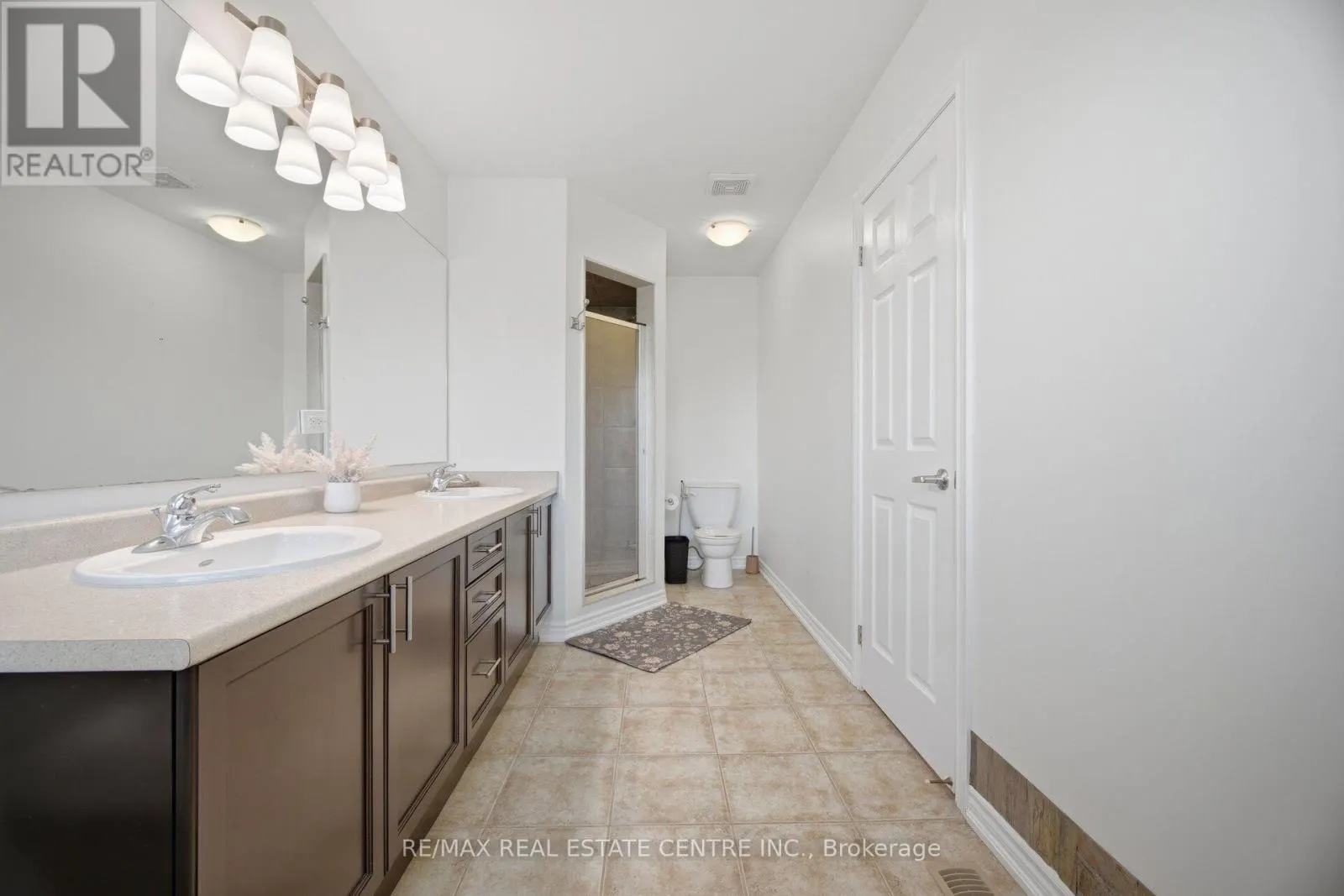 2425 QUETICO CRESCENT