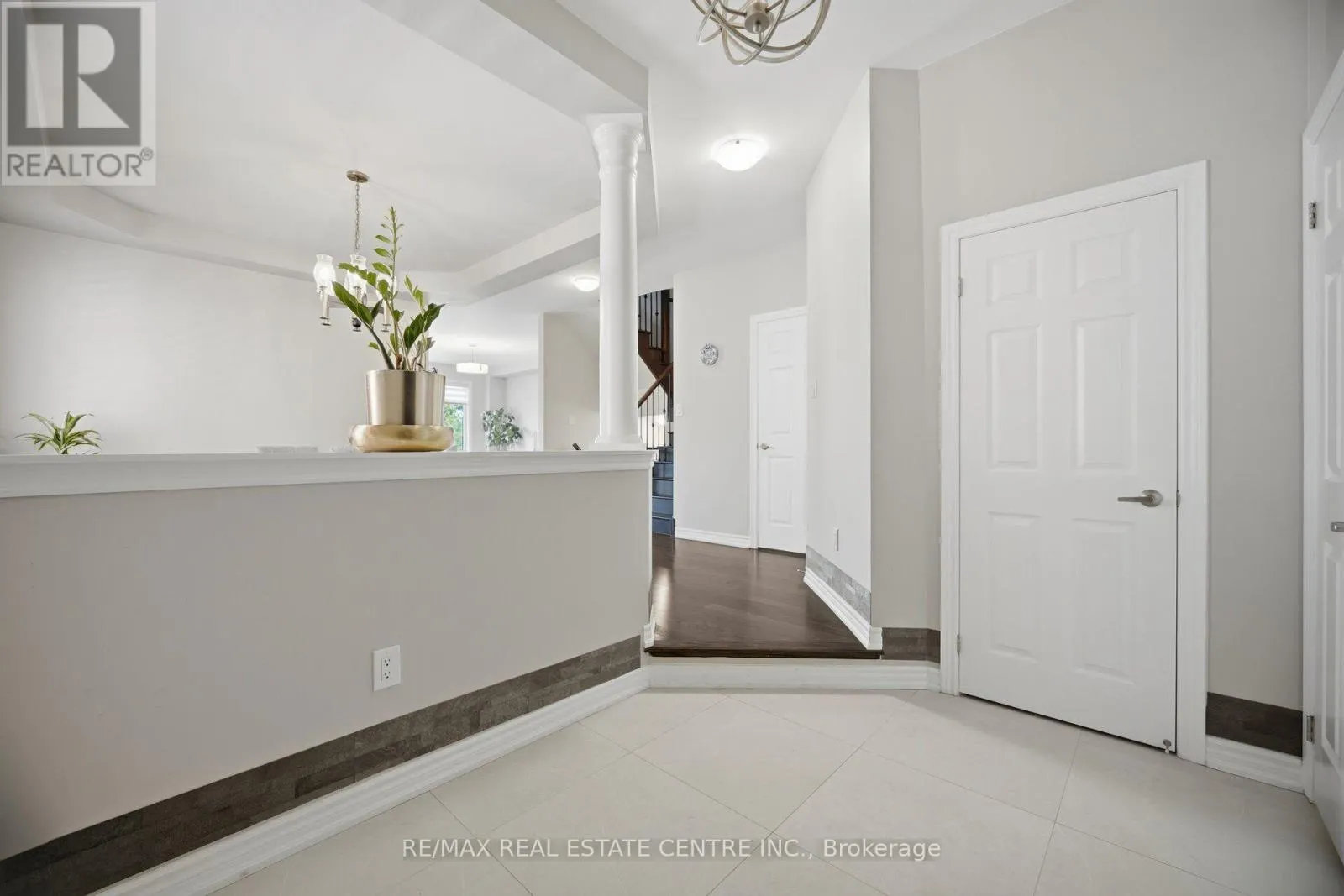 2425 QUETICO CRESCENT