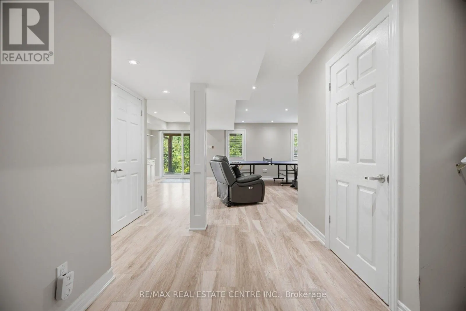 2425 QUETICO CRESCENT