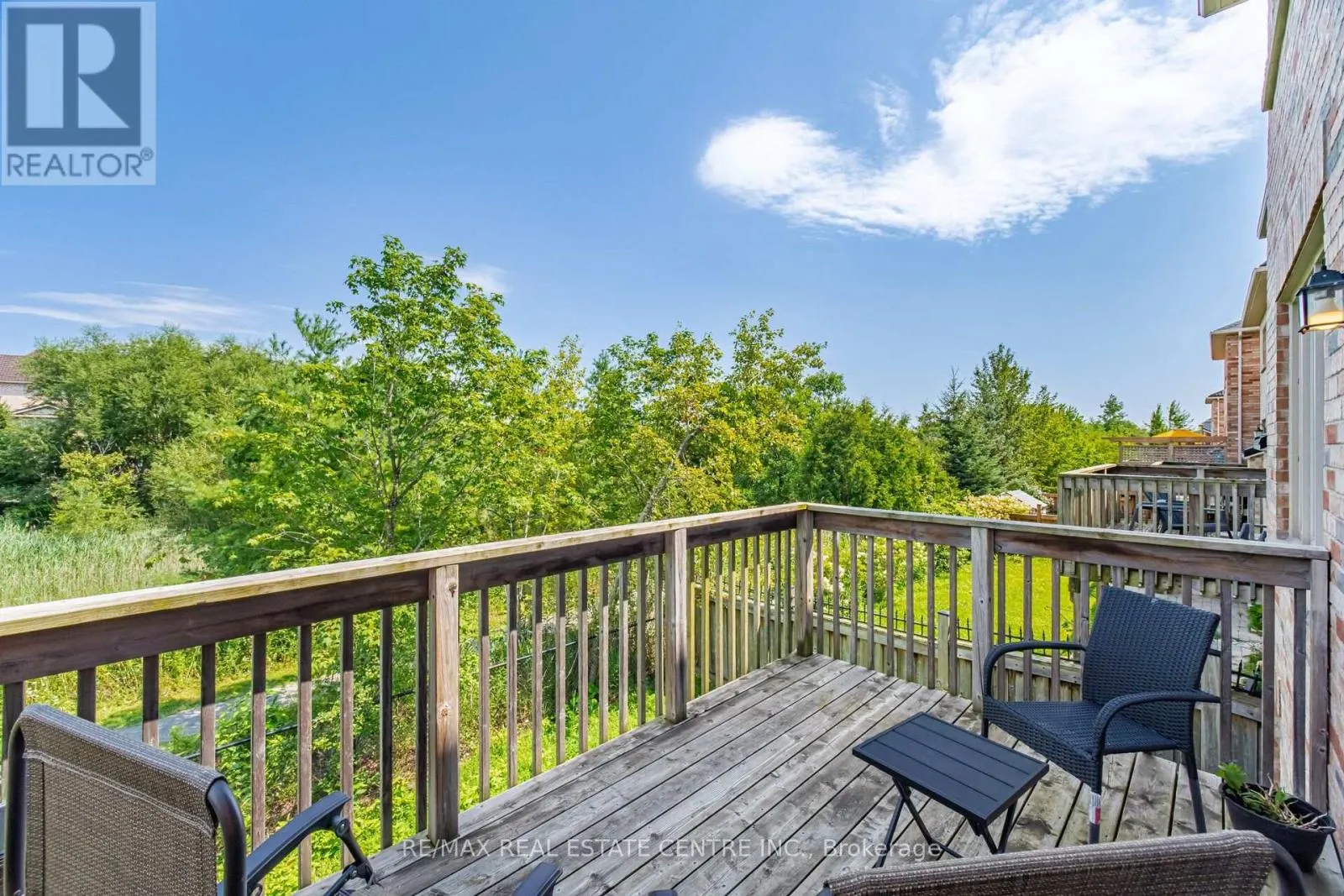 2425 QUETICO CRESCENT