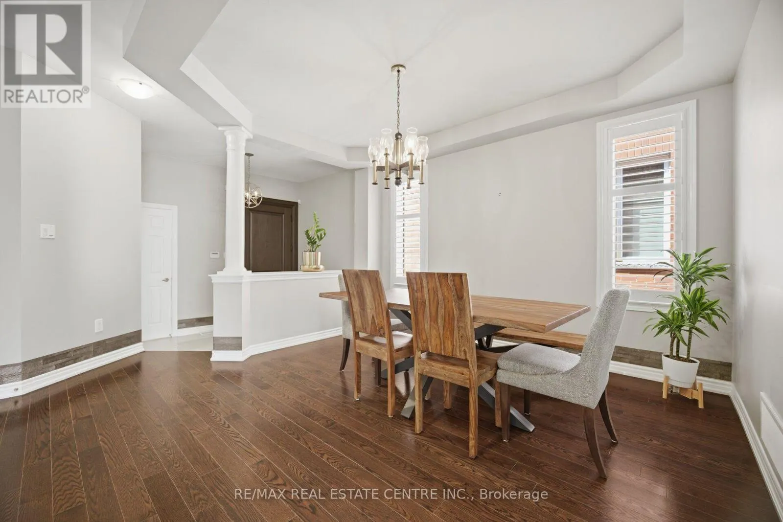 2425 QUETICO CRESCENT