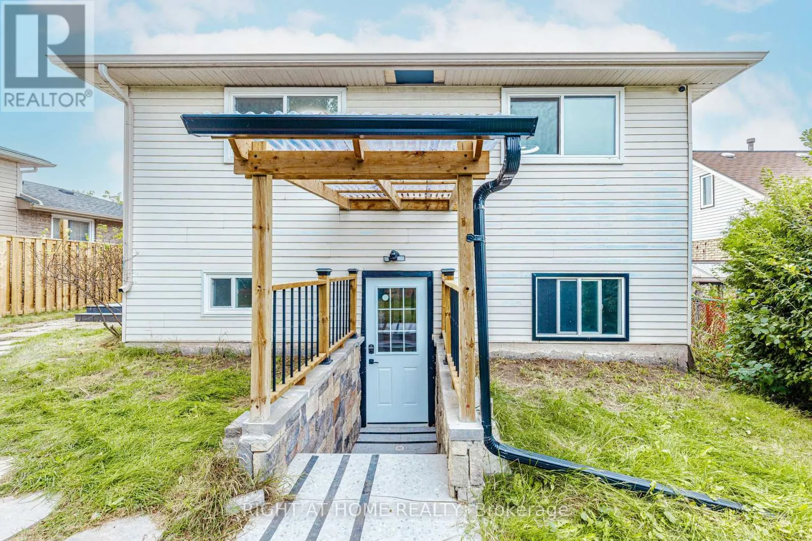 2358 ARNOLD CRESCENT