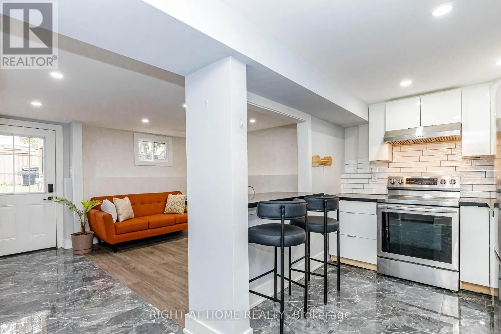 2358 ARNOLD CRESCENT
