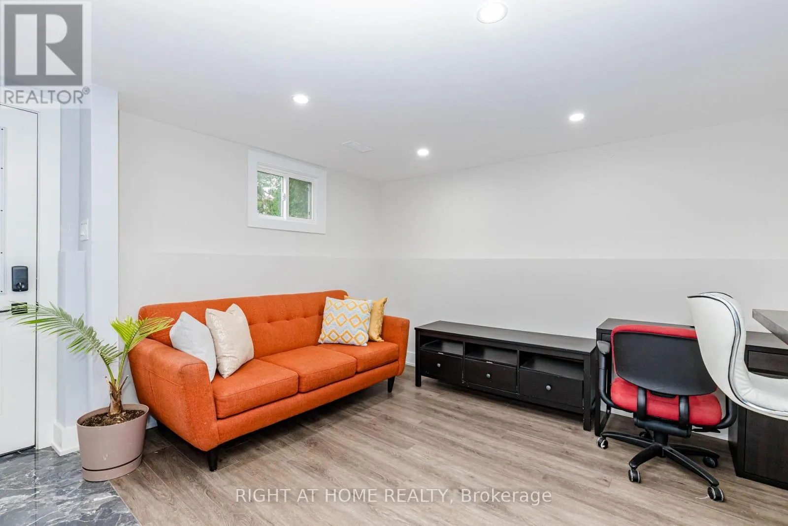 2358 ARNOLD CRESCENT