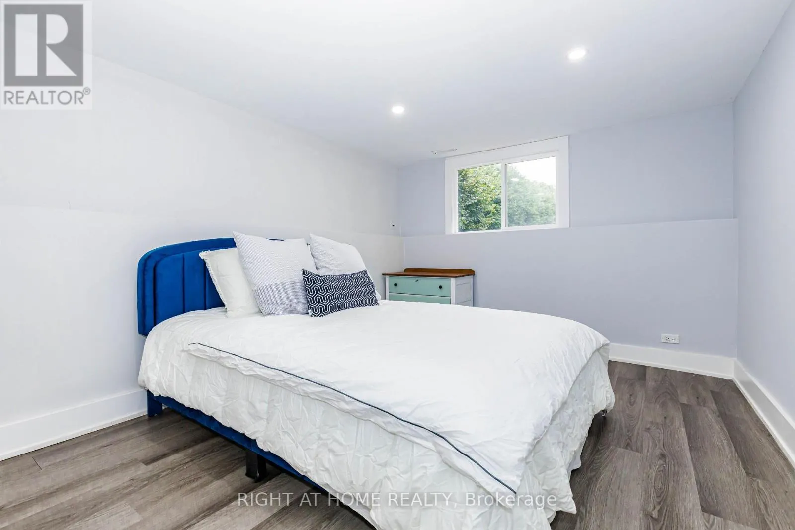 2358 ARNOLD CRESCENT
